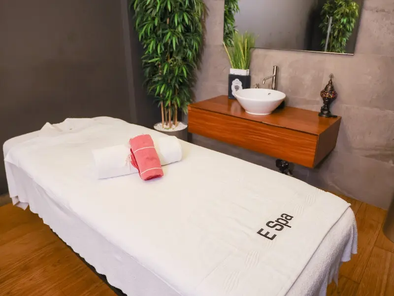 E Spa Wellness Kadıköy Holiday Inn & Massage Turkish Bath Hammam Istanbul — Google fotoğrafı