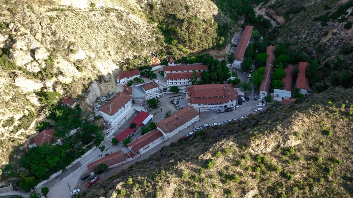 Beyter - Beypazarı Termal Tesisleri Dutlu- Tahtalı Kaplıca Ve İçmeceleri — fotoğraf